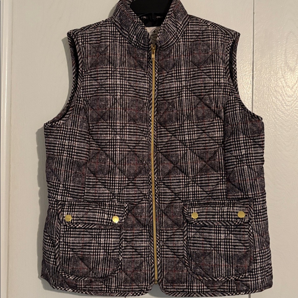 St. John's Bay Black Quilted Vest